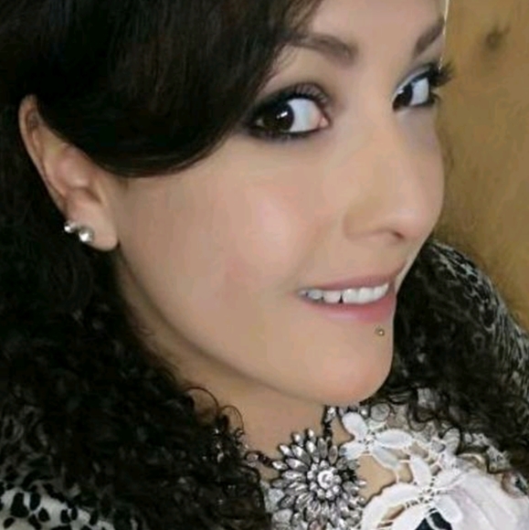 Meet your Posher, Abigaile - Picture 4 of 7